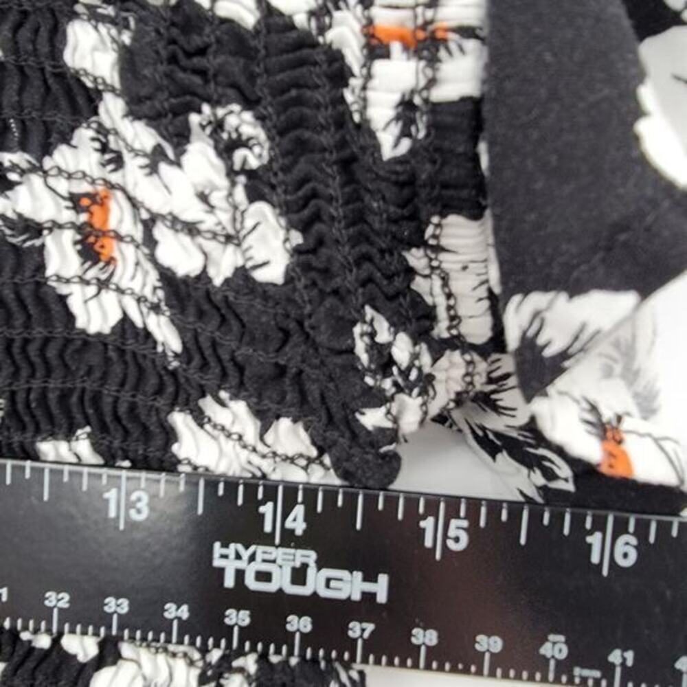 BOG Collective Women's Daisy Floral Smocked Flutter Sleeve Cropped Top Black XS - Picture 7 of 8